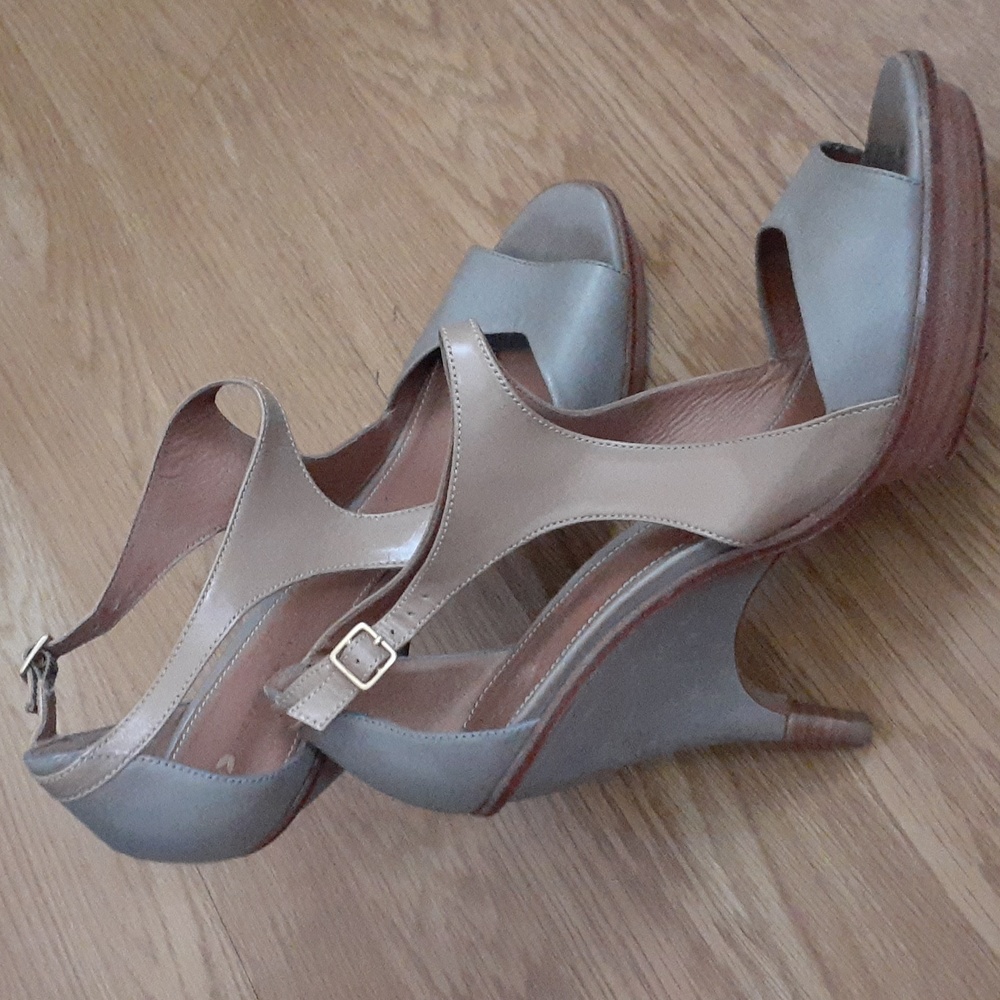 Anthropologie Leifsdottir Two Tone Leather Peep Toe Platform Heels Size 41